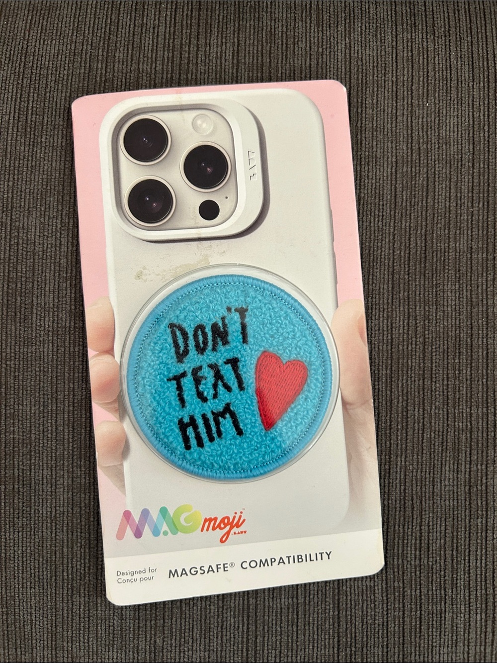MAGmoji Badge “DON’T TEXT HIM” magsafe compatibility